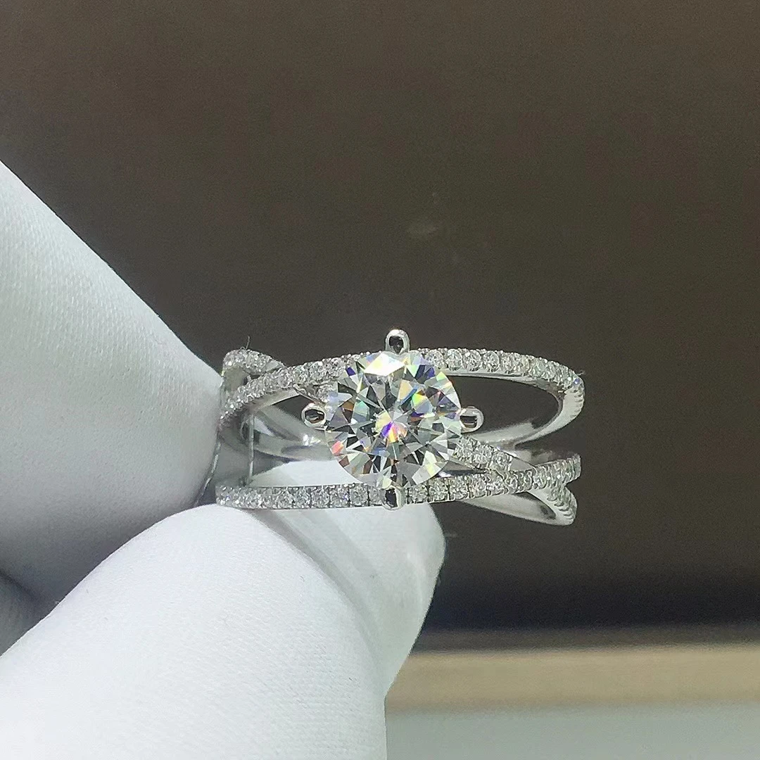 925银莫桑石银制品 三生三世女戒精致镶嵌1克拉轻奢时尚结婚经典