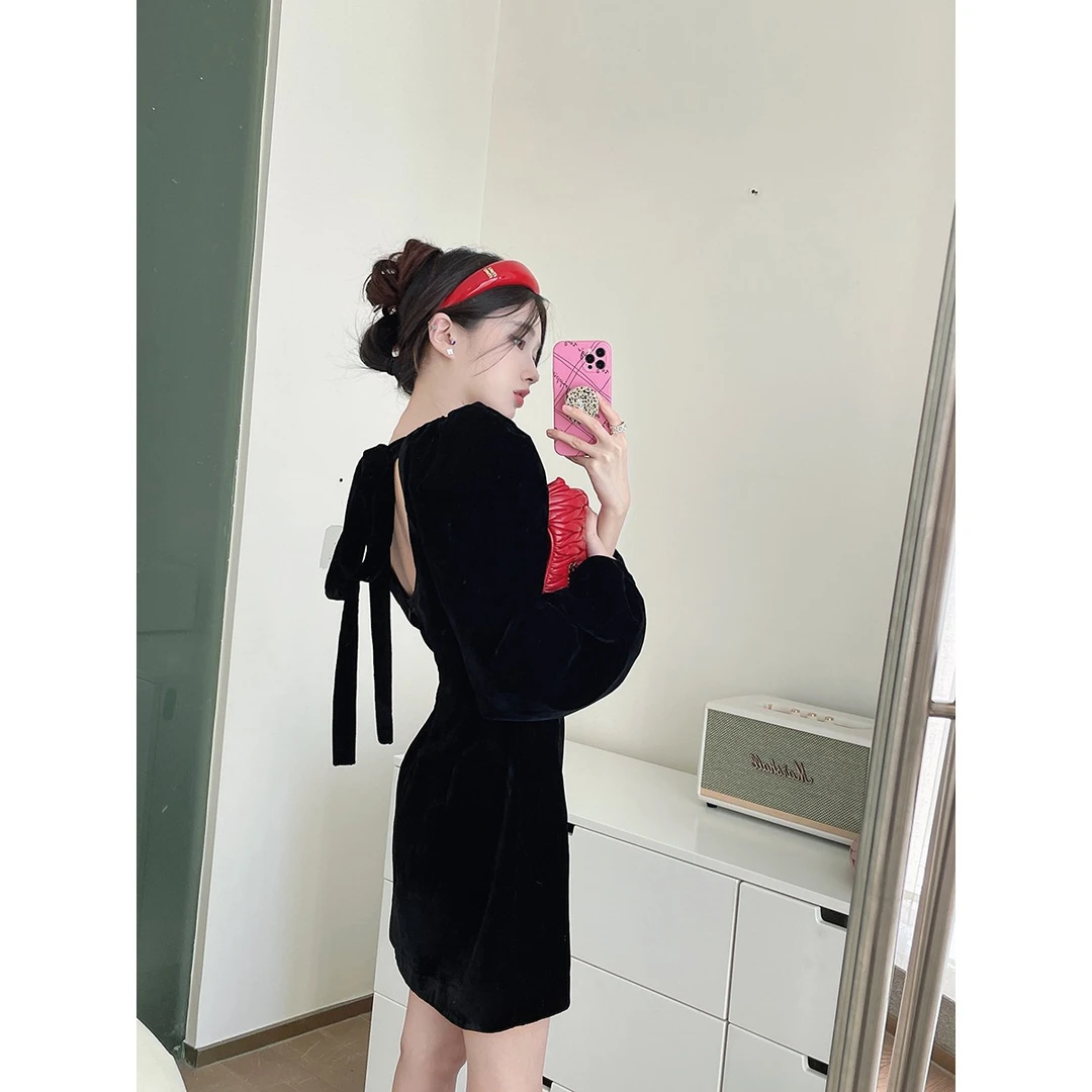 FORNI   策展艺术家  性感小众时尚丝绒蝴蝶结裙气质黑色高级套装