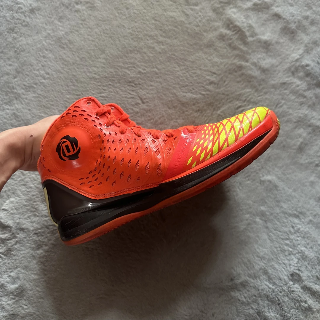 44码 Adidas 罗斯3.5番茄炒蛋 90新 鞋底磨损小 鞋面新中古篮球鞋