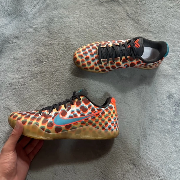42.5码 Nike zk11鸳鸯 90新 鞋底磨损小 鞋面新 气垫 中古篮球鞋