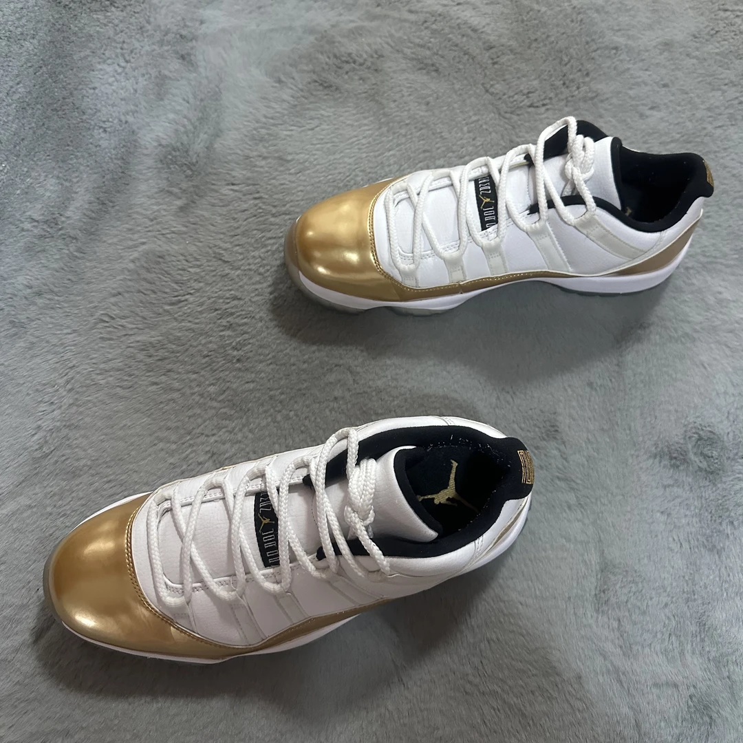 44码 aj11low白金 95新 鞋底磨损小 鞋面新 气垫完好 中古篮球鞋
