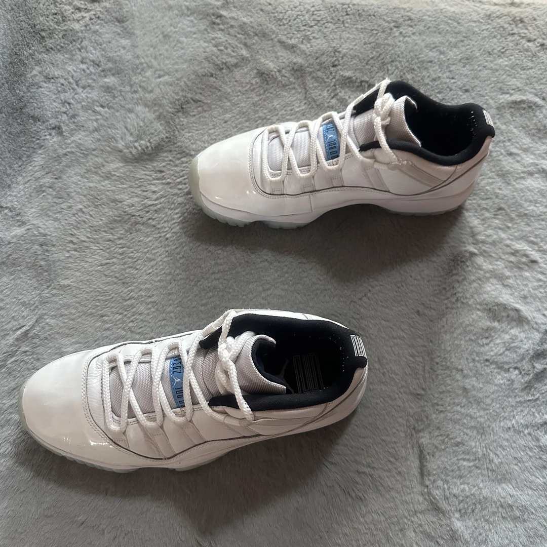44码 aj11low传奇蓝 95新 鞋底磨损小 鞋面新 气垫好 中古篮球鞋
