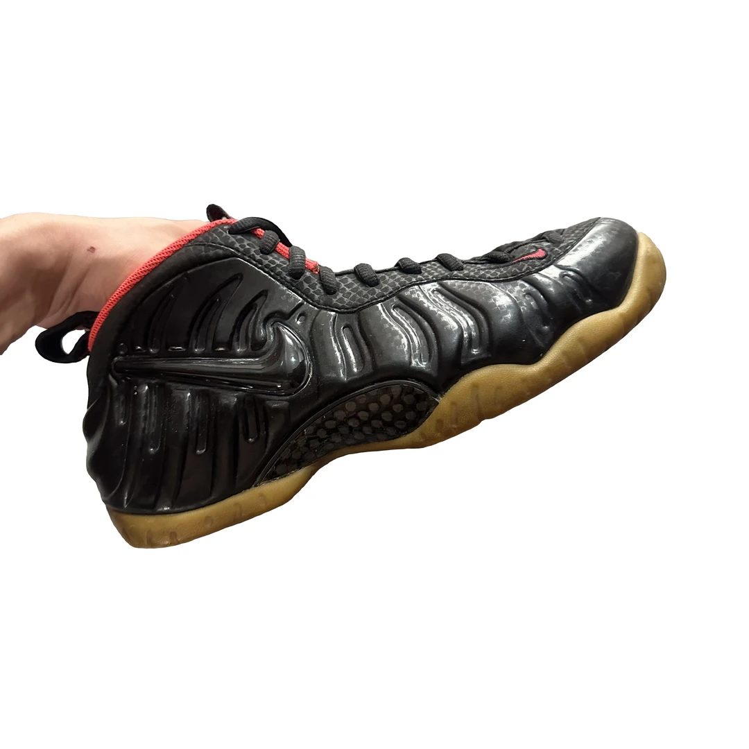 42码 Nike 夜光椰子泡 80新 鞋底磨损小 鞋面新 气垫 中古篮球鞋