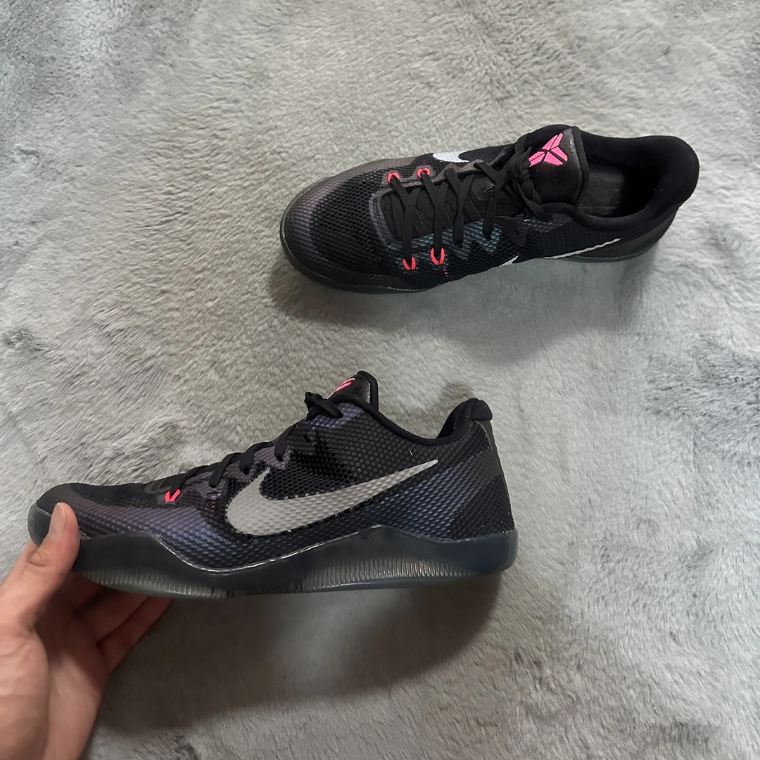 42.5码 Nike zk11变色龙 95新 鞋底磨损小 鞋面新 露娜中古篮球鞋