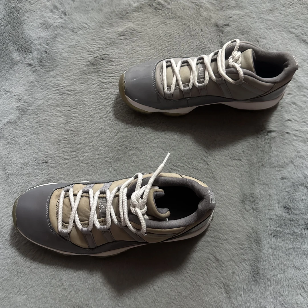 44码 aj11low酷灰 80新 鞋底磨损小 鞋面新 气垫完好 中古篮球鞋