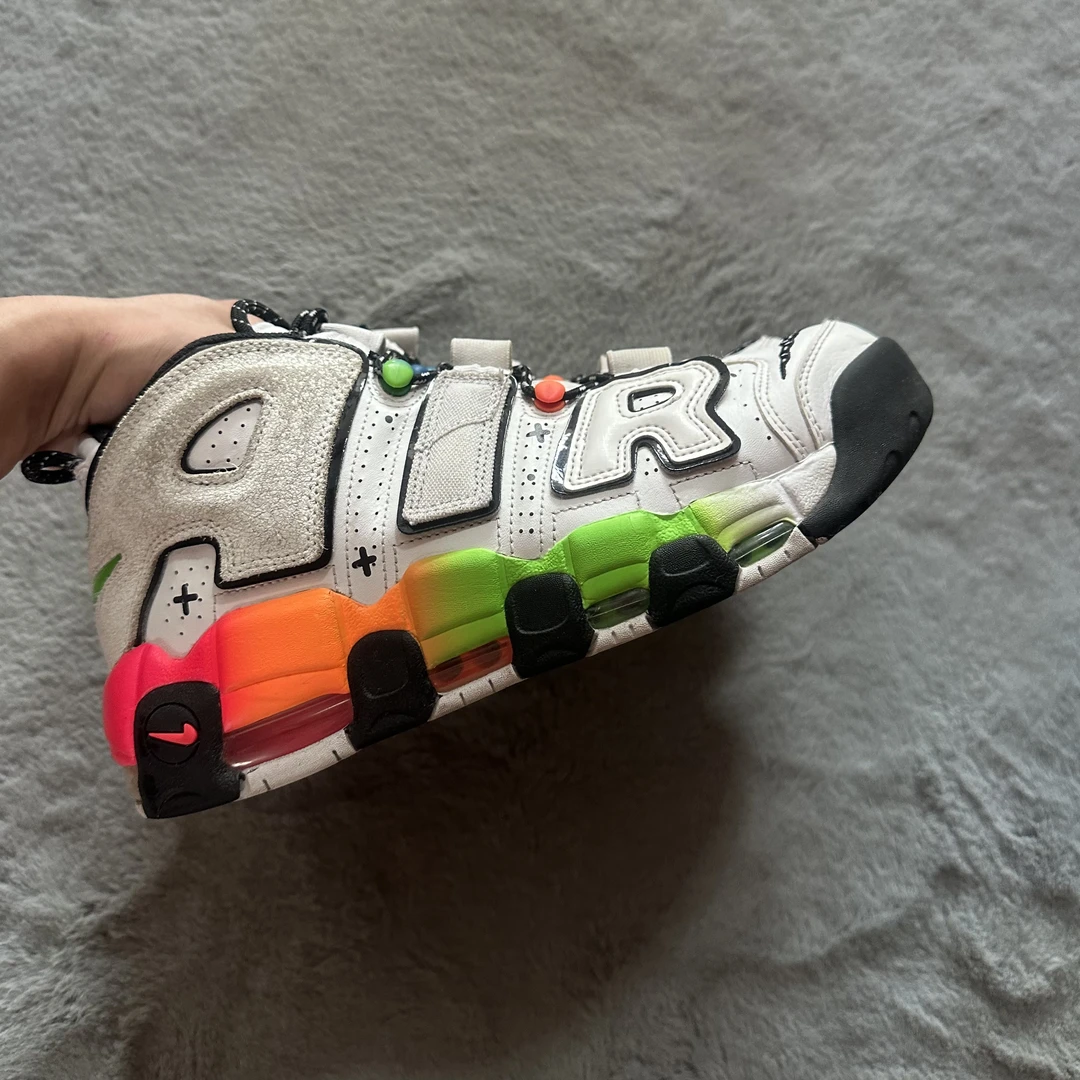 42.5码 Nike 皮蓬大air白彩虹 90新 鞋底磨损小 气垫 中古篮球鞋