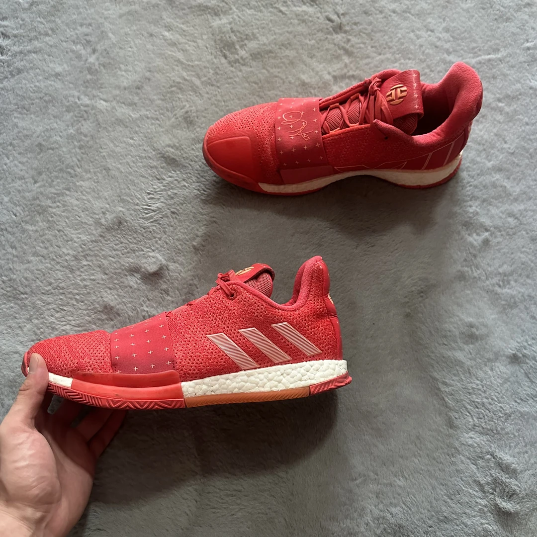 44码 Adidas 哈登3珊瑚红 90新 鞋底磨损小 鞋面新 中古篮球鞋