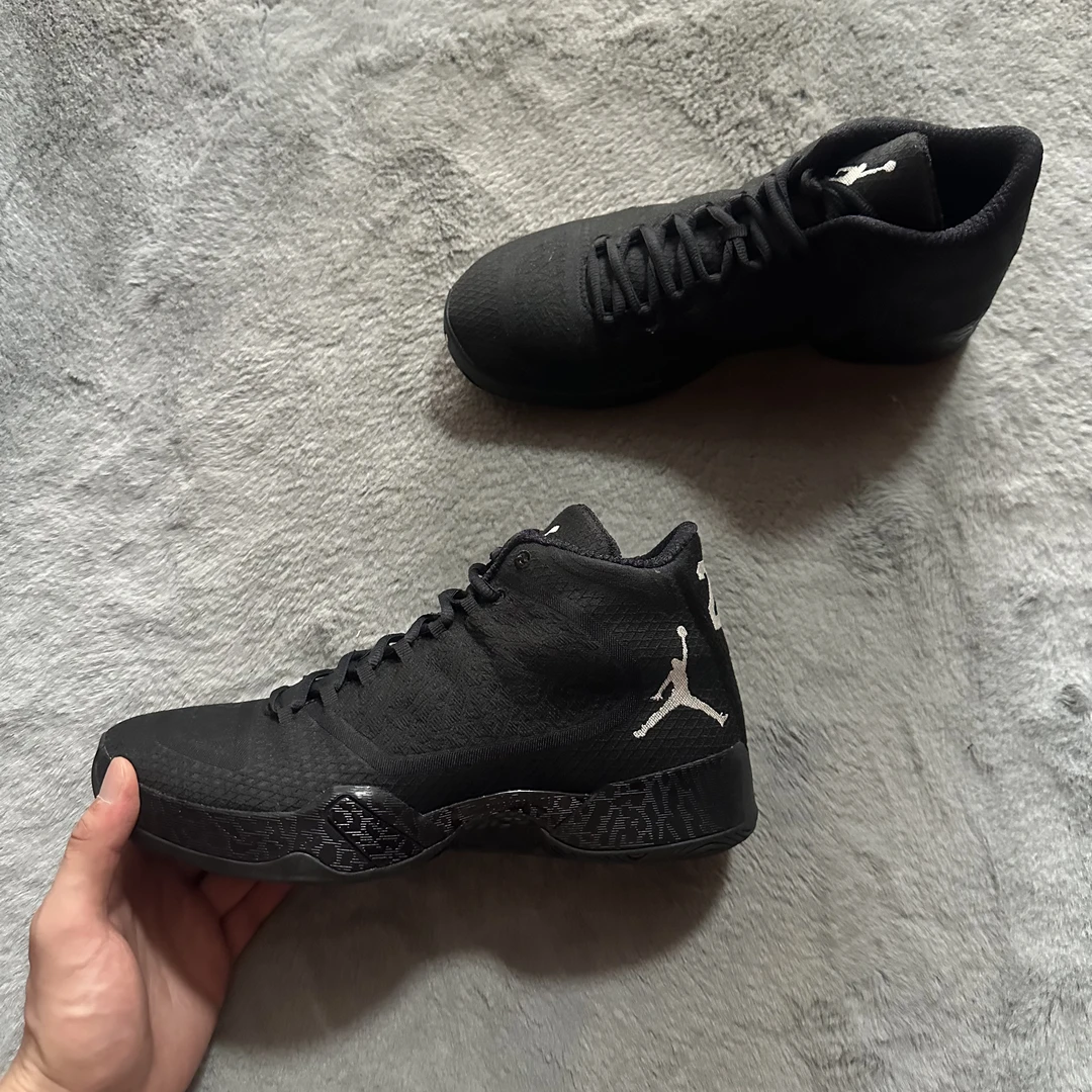 43码 aj29黑武士 99新带原盒 鞋底磨损小 鞋面新 气垫 中古篮球鞋