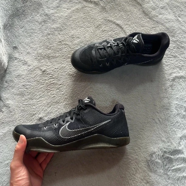 44码 Nike zk11黑武士 95新 鞋底磨损小 鞋面新 露娜 中古篮球鞋