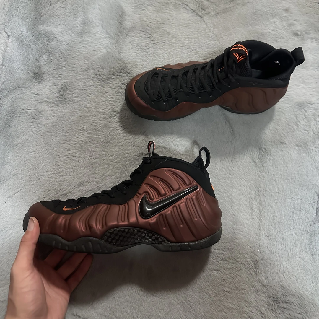 43码 Nike 古铜泡 90新 鞋底磨损小 鞋面新 气垫完好 中古篮球鞋