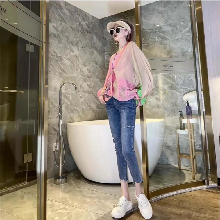 浅蓝直筒牛仔裤女高腰秋季新款修身显瘦休闲百搭弹力破洞小直筒裤