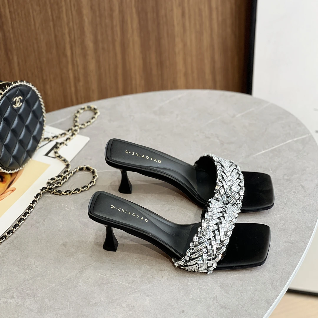 6951   夏季名媛风水钻拖鞋方头露趾一字显瘦中跟凉拖鞋