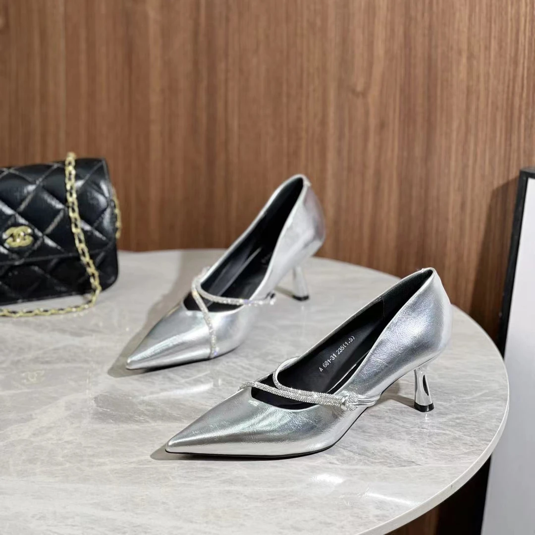 珍681-31   2024法式尖头细跟高跟鞋女浅口水钻一字带气质名媛