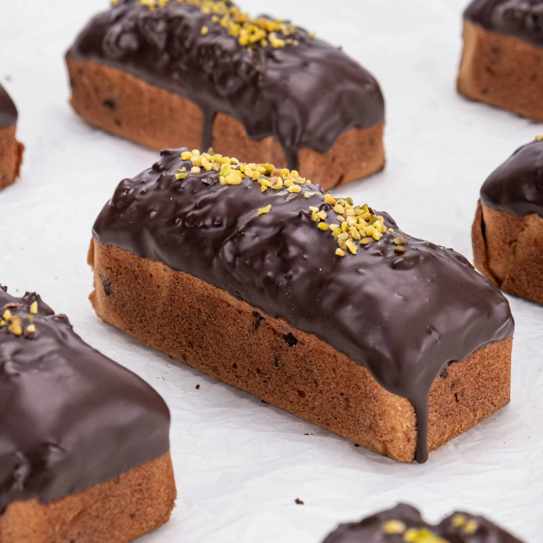 宿咕的铁皮盒迪拜开心果磅蛋糕