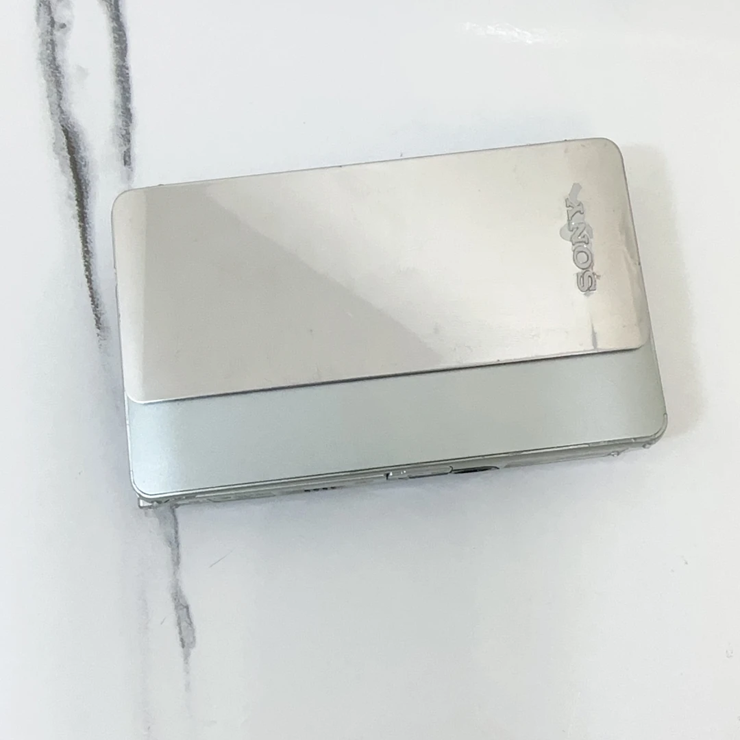 9新  索尼便携式轻薄CCD相机 配件齐全 功能正常 浅望式镜头