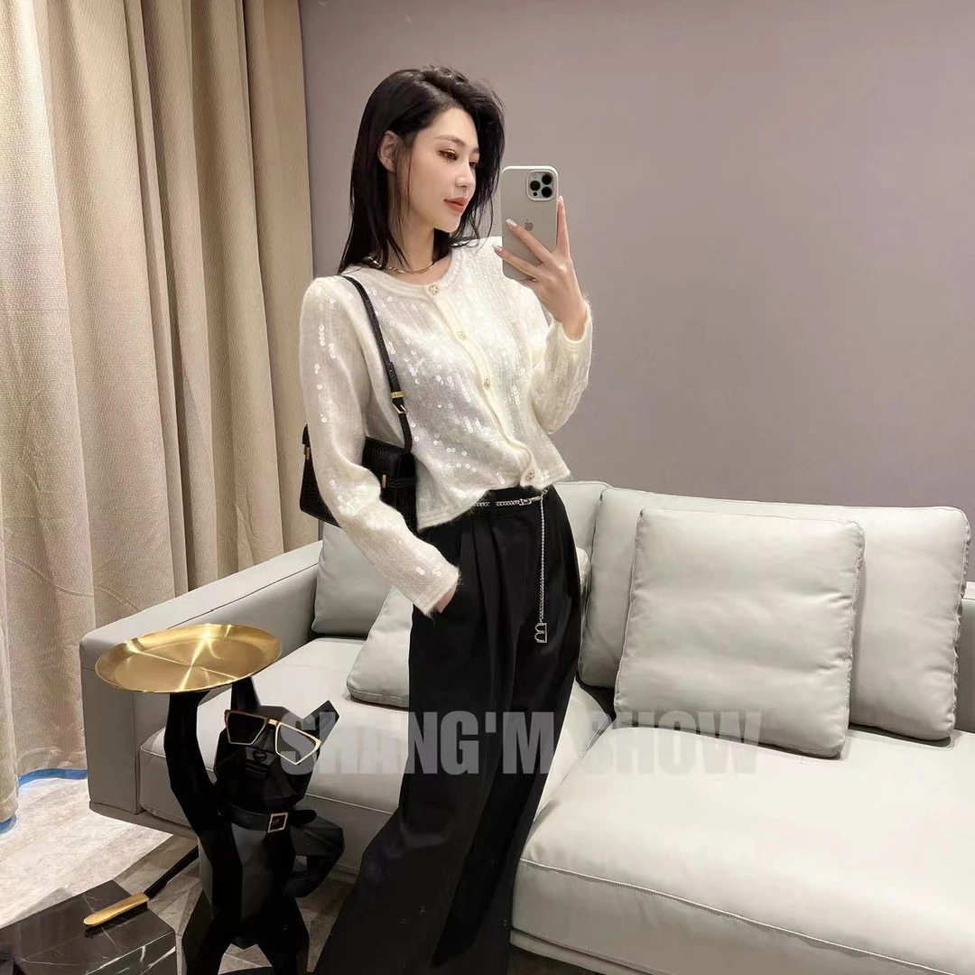 王嬛嬛 | 亮片短开衫 23休闲尚圆领打底百搭常规羊毛小香风