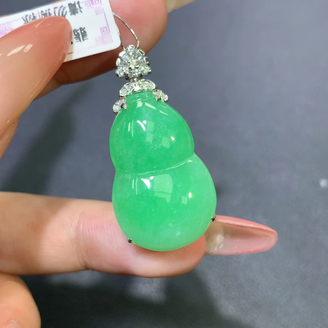 翡翠颈饰18K金镶嵌葫芦