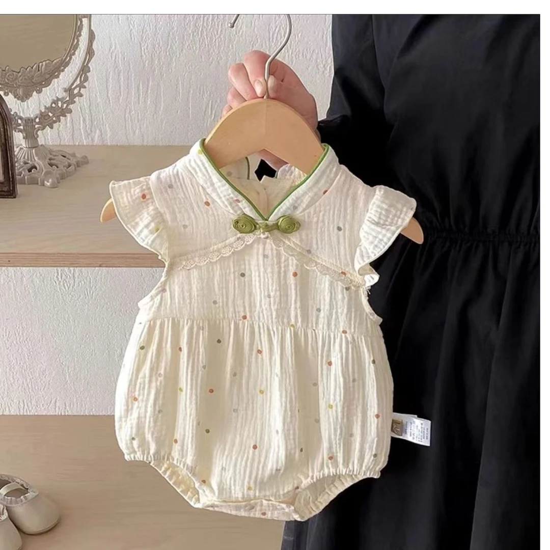 夏季女宝新款飞袖彩色圆点盘扣包屁衣女宝夏季可爱时尚哈衣