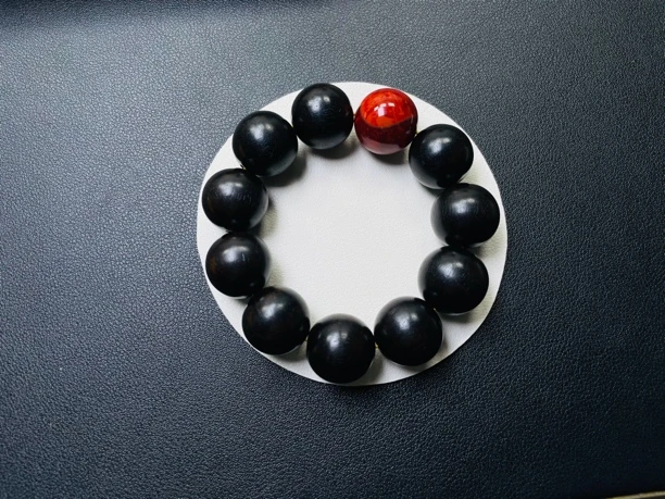 南红20mm圆珠搭配黑檀木