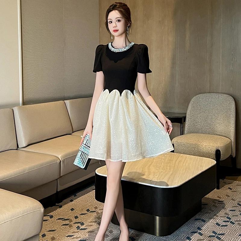 新款气质重工镶钻圆领设计感撞色收腰蓬蓬连衣裙65060