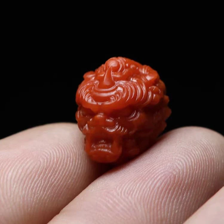 精品南红雕刻配饰