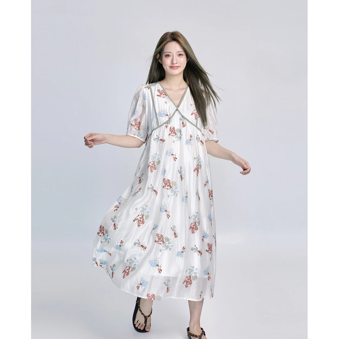 【秋季上新】晶咕夏季碎花显瘦气质重工刺绣V领潮流宽松连衣裙