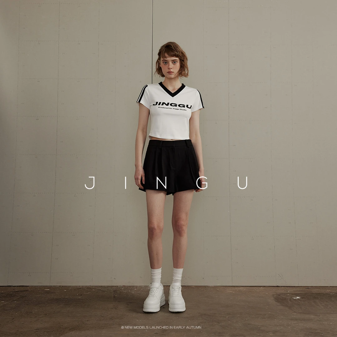 晶咕黑标 V领撞色字母编织短袖T恤女夏季短款美式修身上衣