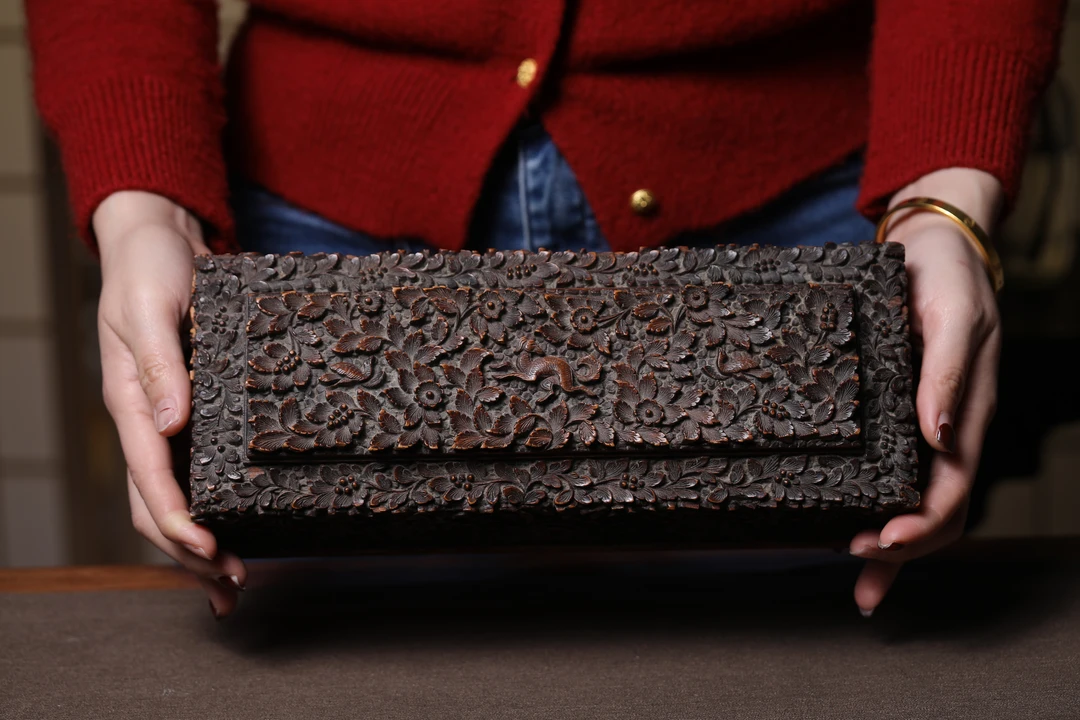 印度老山檀香古董首饰盒雕花饰品盒檀香老物件木盒