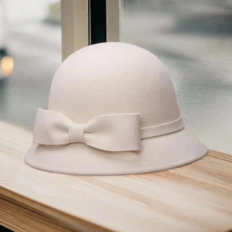 秋冬显脸小毛呢盆帽女士百搭网红新款赫本风蝴蝶结礼帽白色渔夫帽