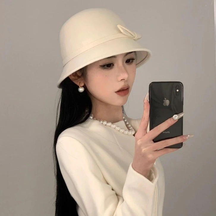秋冬显脸小毛呢盆帽女复古赫本风蝴蝶结礼帽优雅白色毛呢渔夫帽子