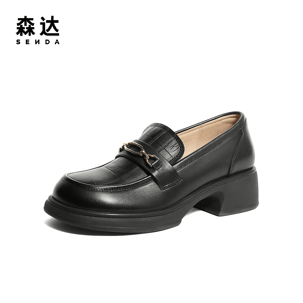 森达时尚乐福鞋女秋新商场同款压花纹马衔扣粗跟单鞋SUX01CA3