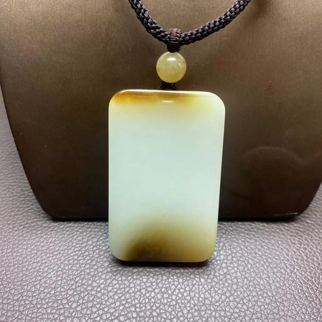【迈越珠宝】晶大佬和田玉新疆糖白无事牌吊坠