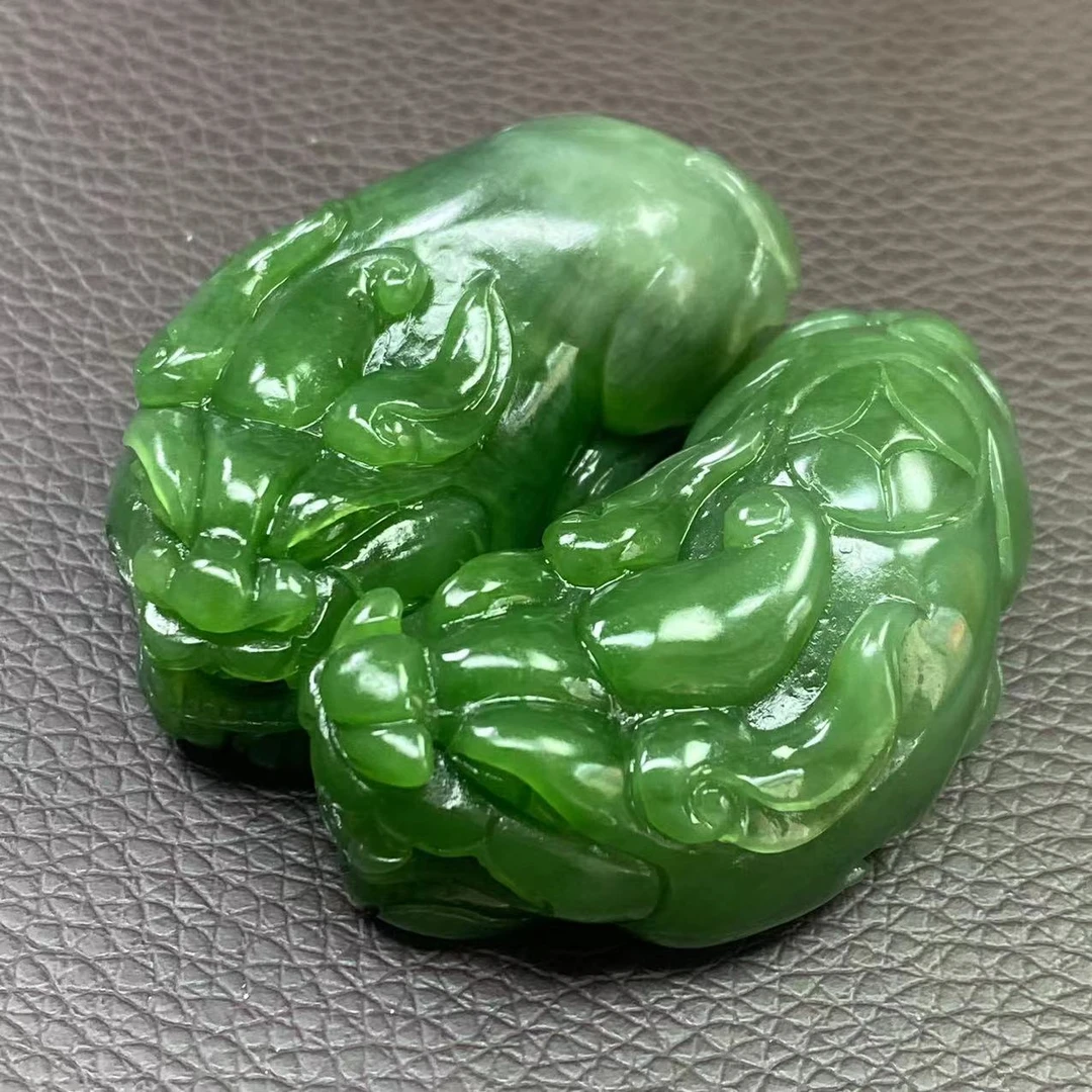 【迈越珠宝】天然和田玉碧玉阳绿色貔貅一对吊坠招米项链男女情侣款