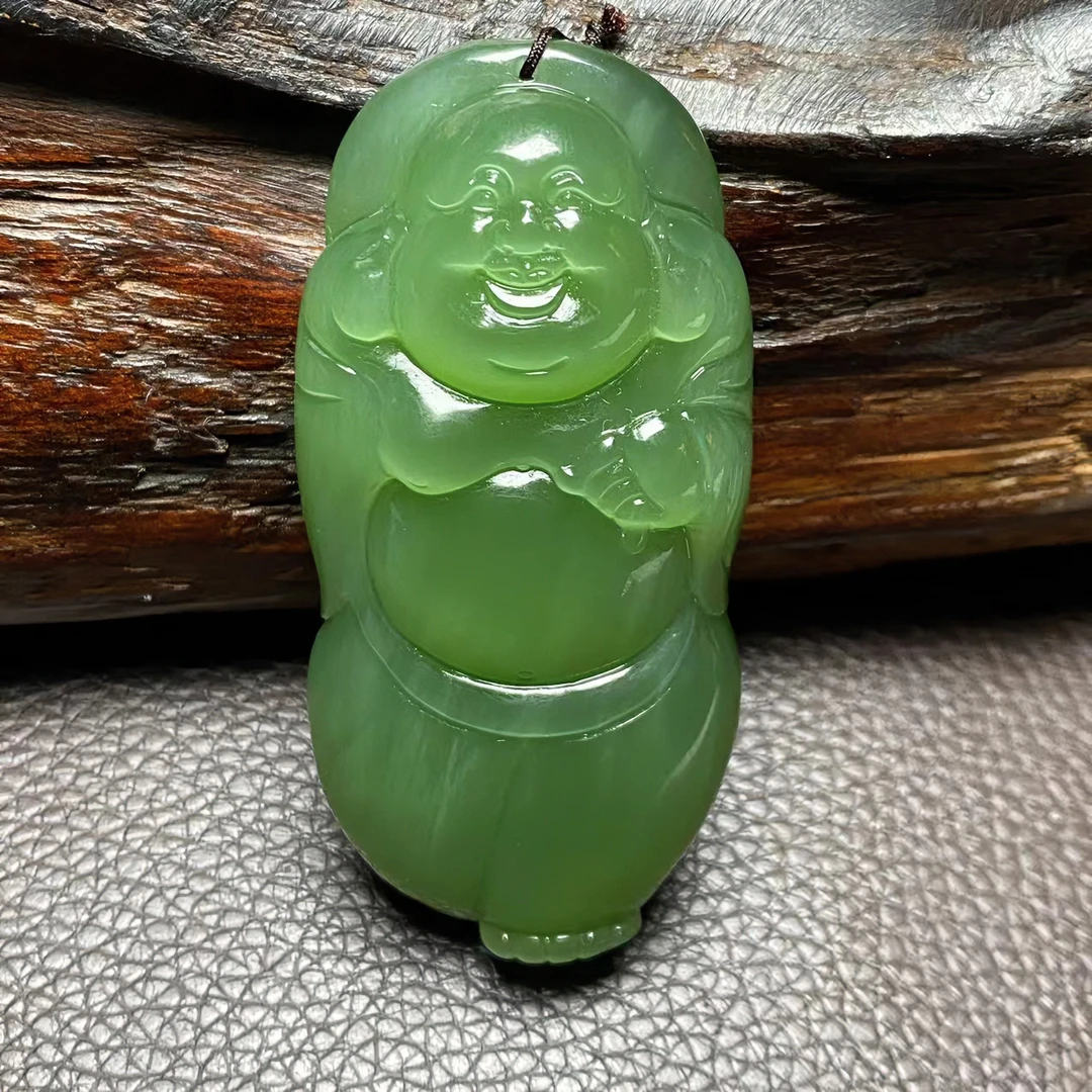 【迈越珠宝】天然和田玉碧玉精雕站佛苹果绿猫眼逍遥佛吊坠时尚气质