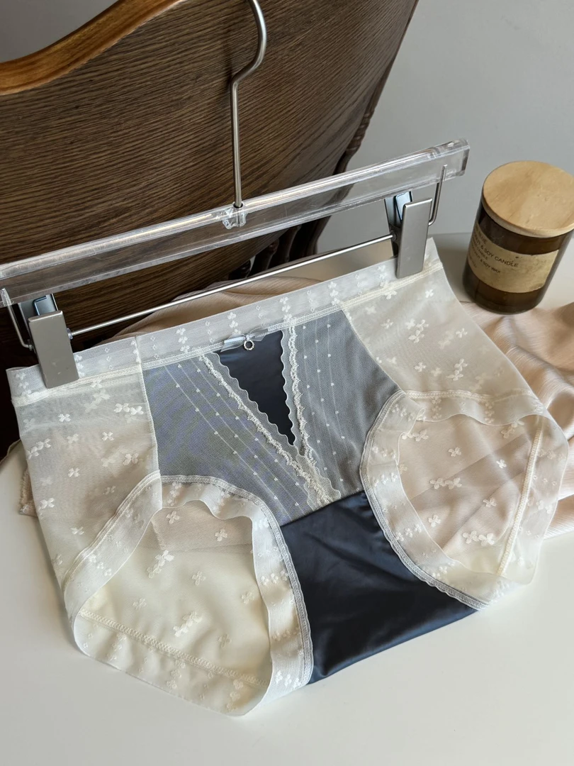 新款时尚高颜值高性价比蕾丝舒适透气中腰纯欲高弹内裤1358