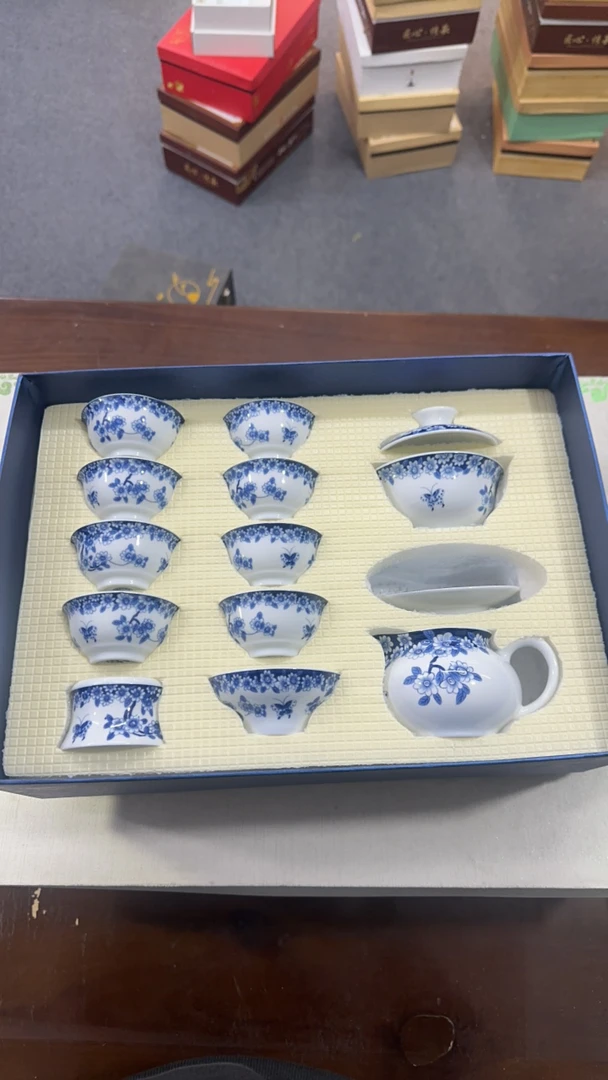 青花釉下彩蝴蝶翩翩套装