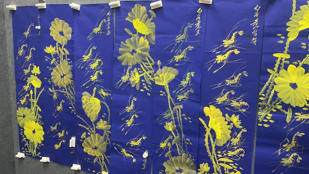 【籽鹏】蓝底十二荷花虾   照片