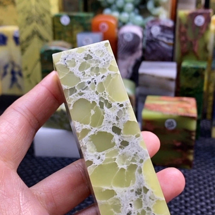 【闪购商品】云南石风**散青田石印章石