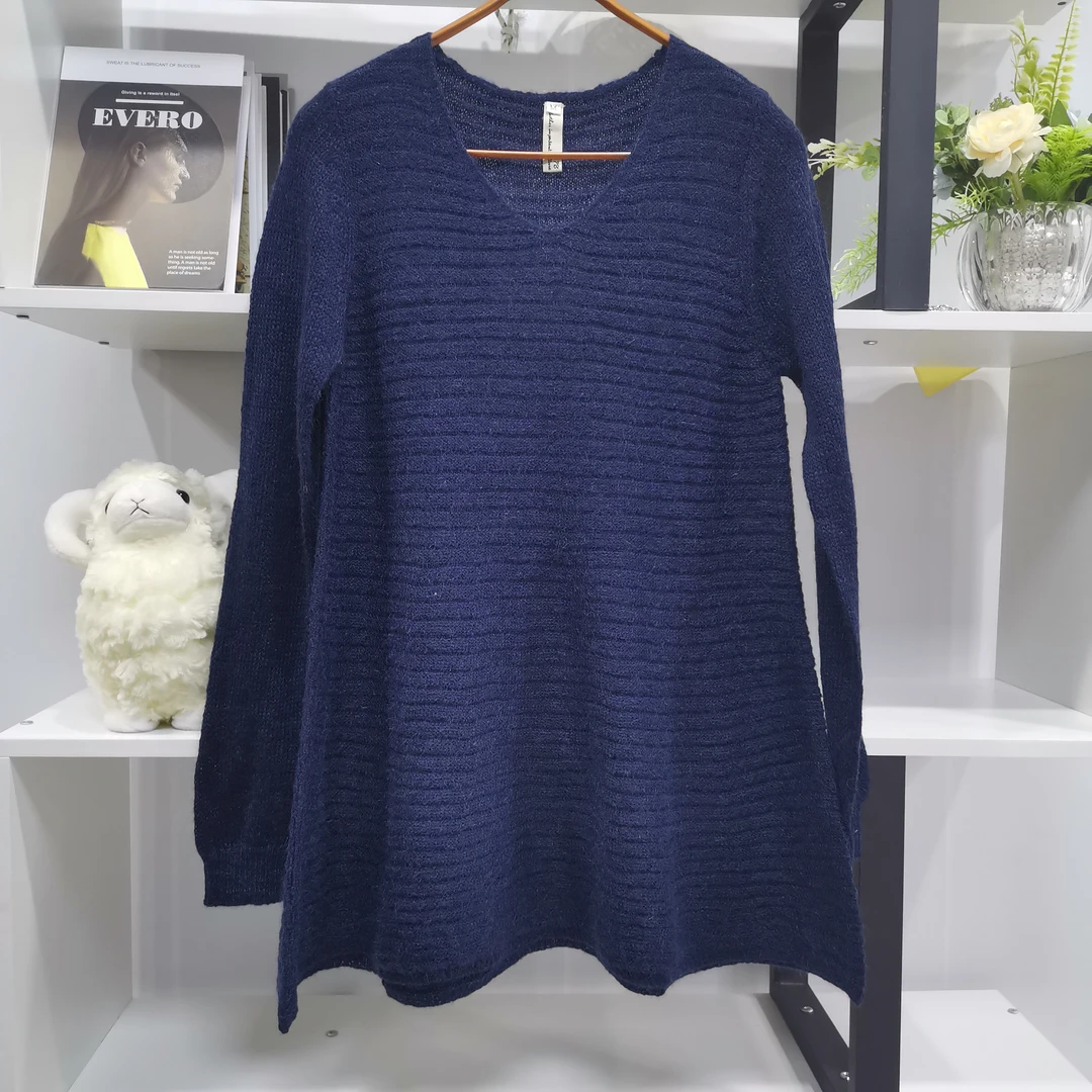 G1667【春季新款】时尚V领藏蓝色横条纹百搭毛衣