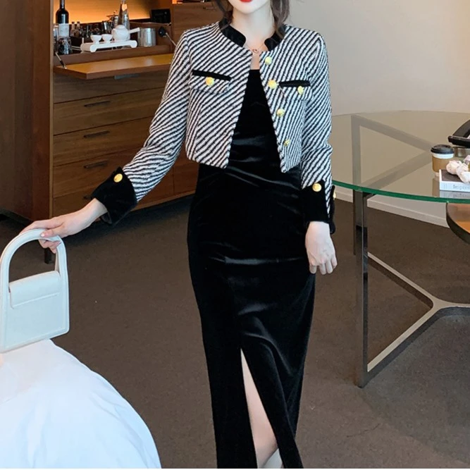 秋冬小香风名媛条纹设计感时尚短外套修身吊带丝绒裙两件套