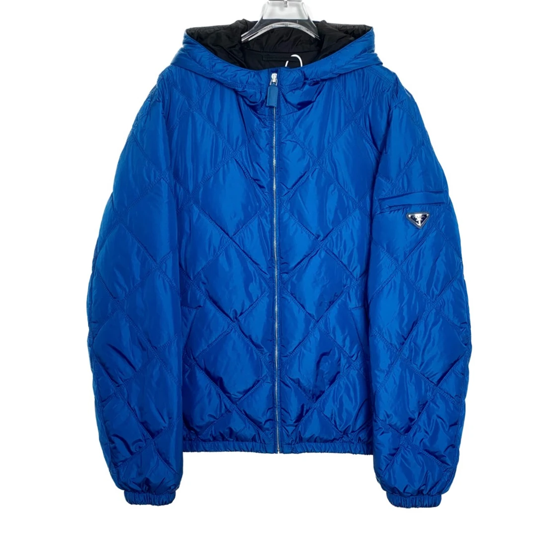 99新  000488 Prada/普拉达 三角标连帽拉链羽绒服外套 52码