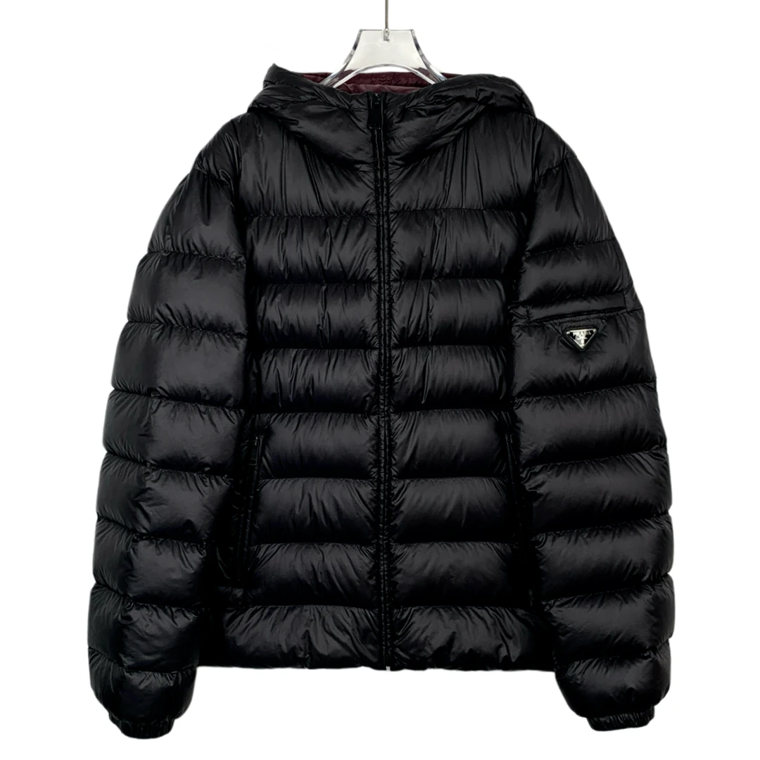 99新 Prada/普拉达 H9077 黑色logo三角标羽绒服拉链夹克外套
