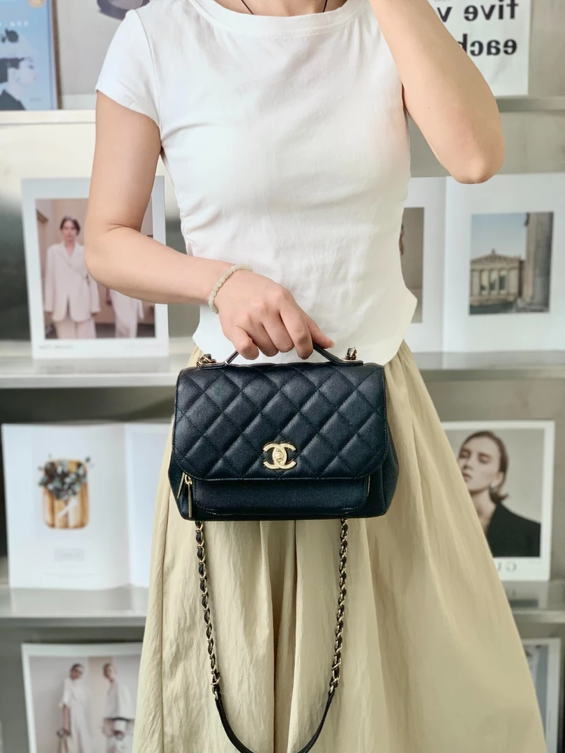 99新 Chanel/香奈儿 香奈儿小邮差荔枝皮小号黑金/优选