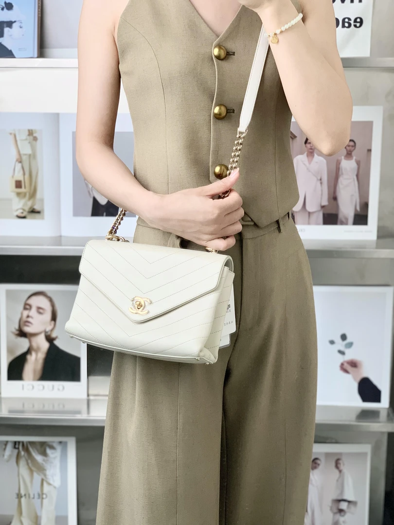 99新 Chanel/香奈儿 香奈儿v纹信封白金单肩斜挎包/优品