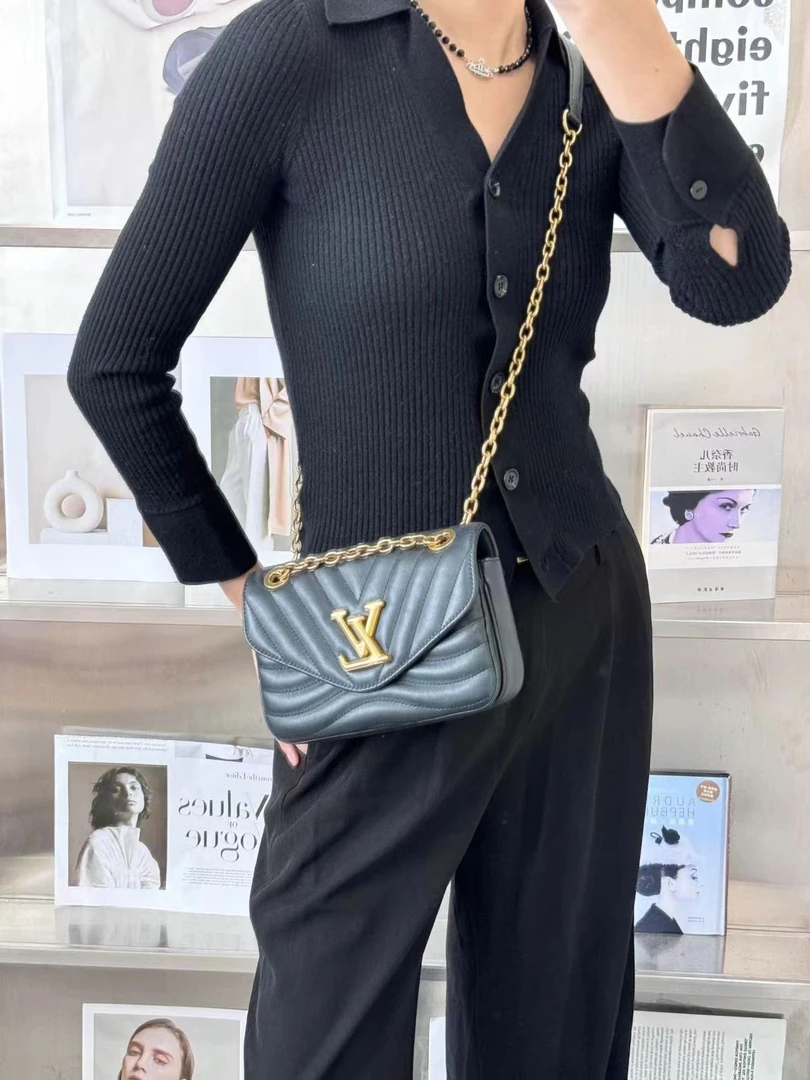 99新 LouisVuitton/路易威登 new wave小号黑色屁股包/优品