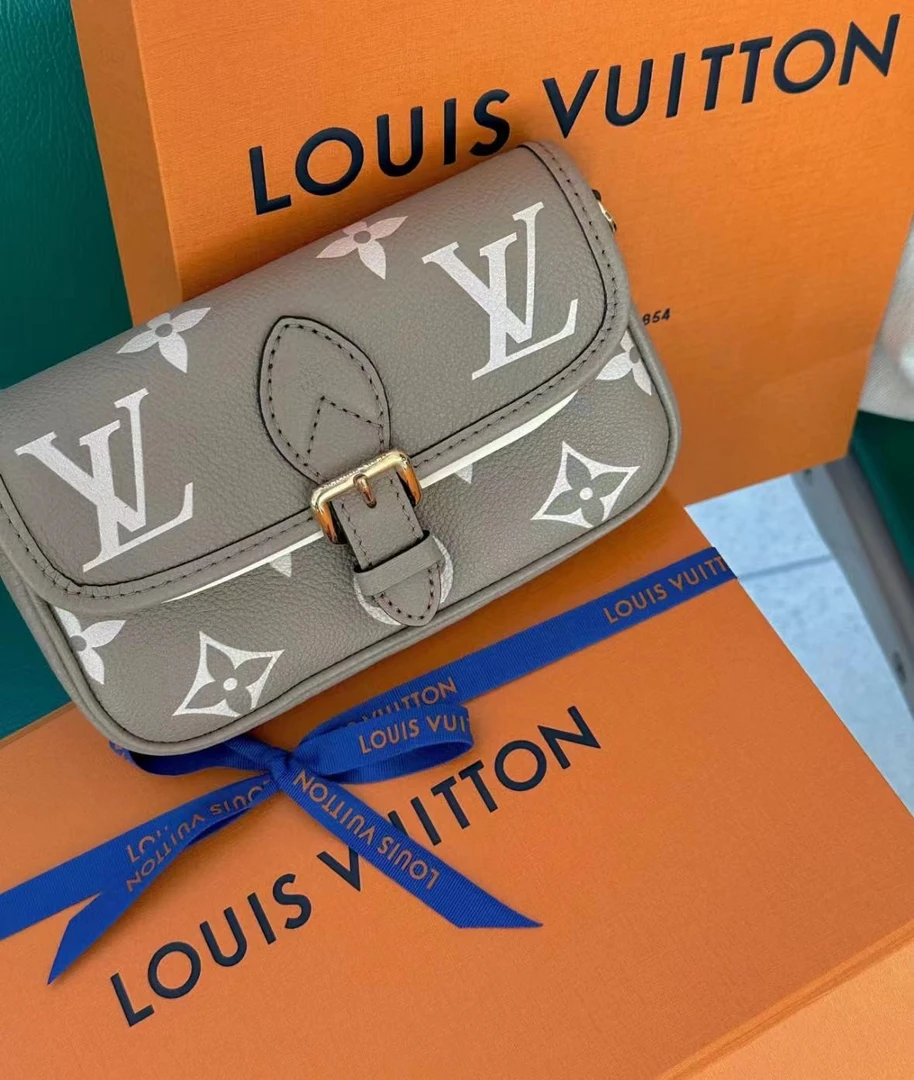全新未使用 LouisVuitton/路易威登 lv法棍nano大象灰包/优品