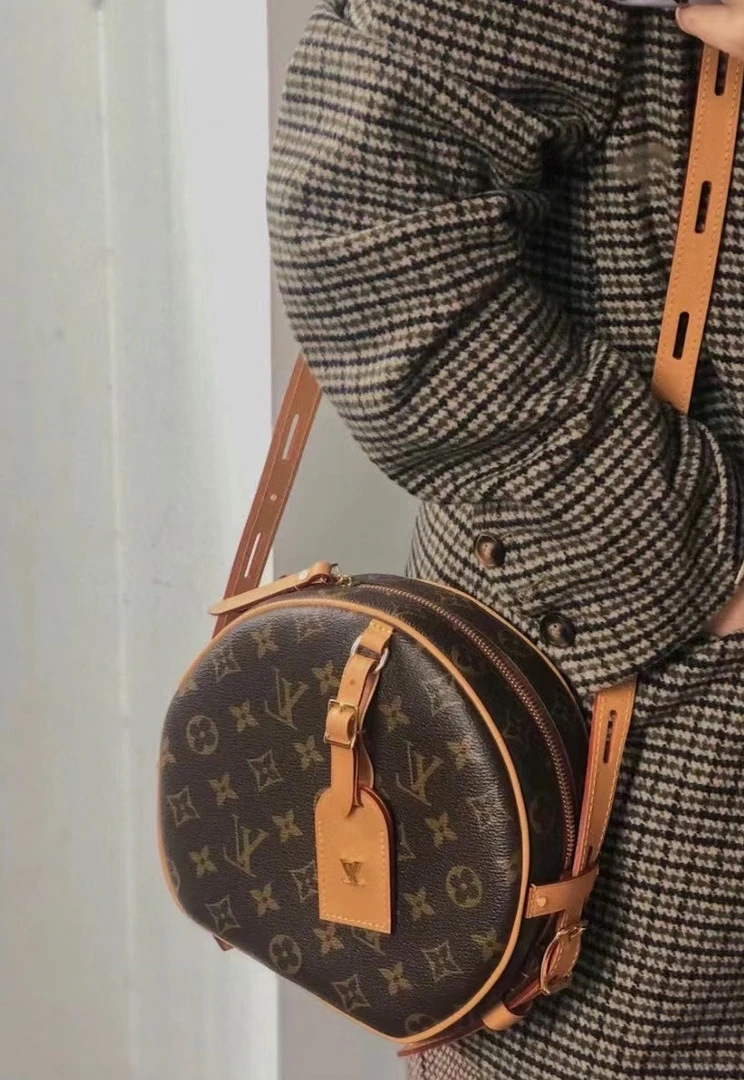 95新 LouisVuitton/路易威登 lv大软饼圆饼斜挎包/优品