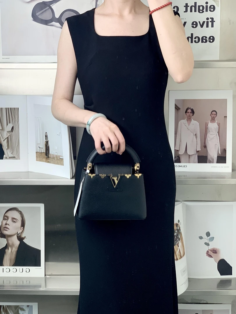 全新未使用 LouisVuitton/路易威登 capucines mini黑金/优品