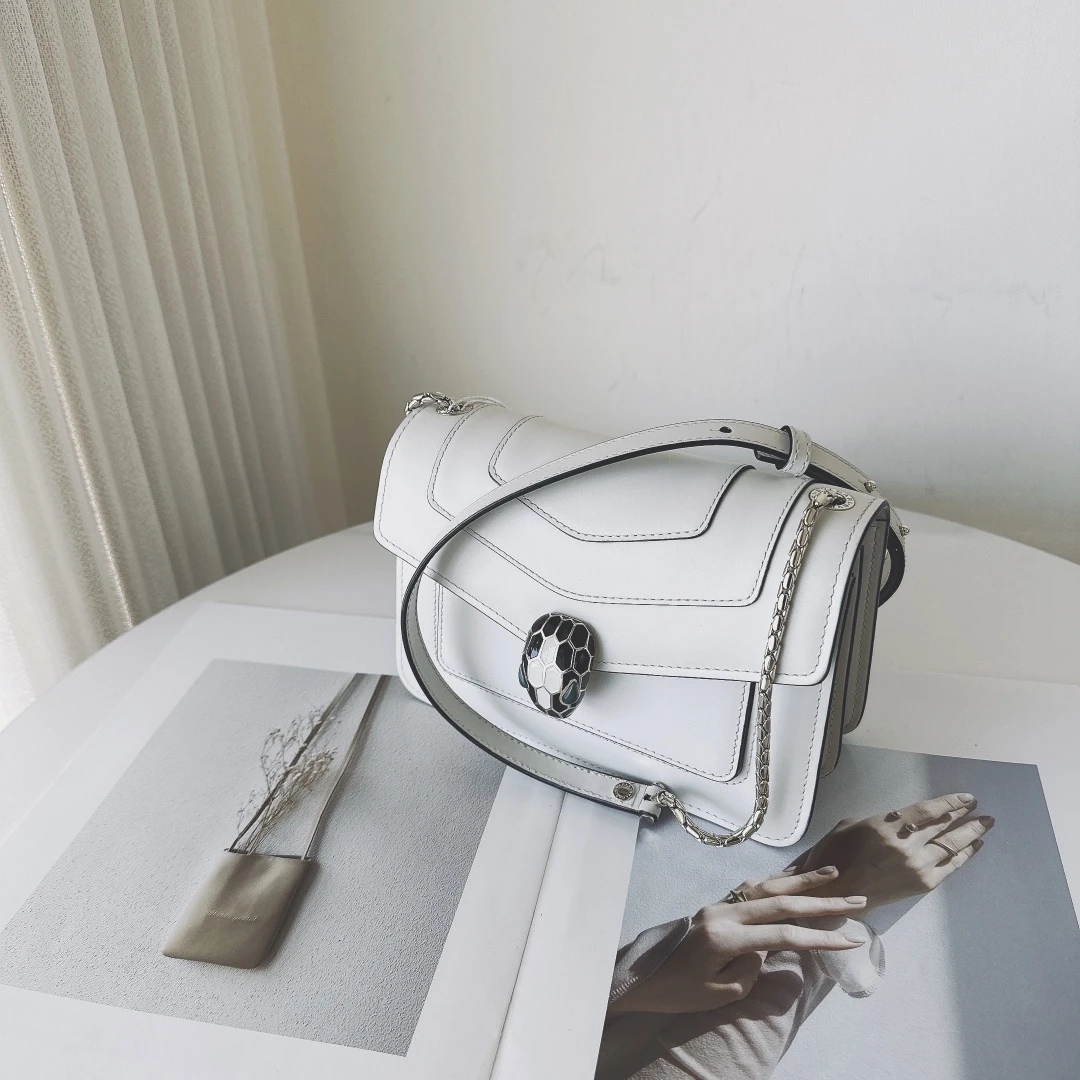 95新 BVLGARI/宝格丽 宝格丽蛇头新款小号白色包/公价24300/优品