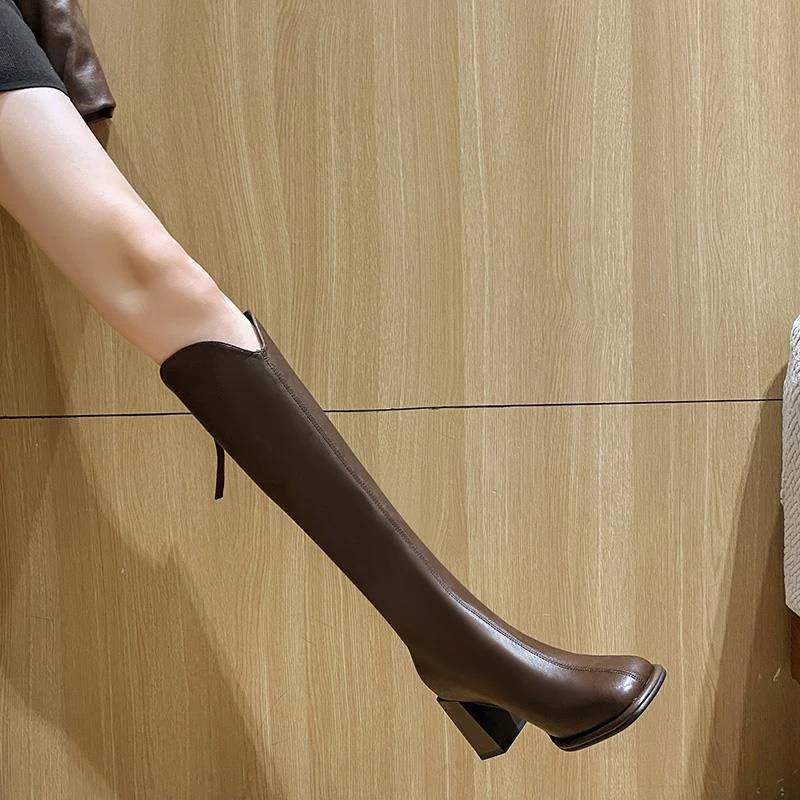 高跟小个子爆款高筒靴子女春秋2024年新款咖色v口长筒靴瘦瘦长靴